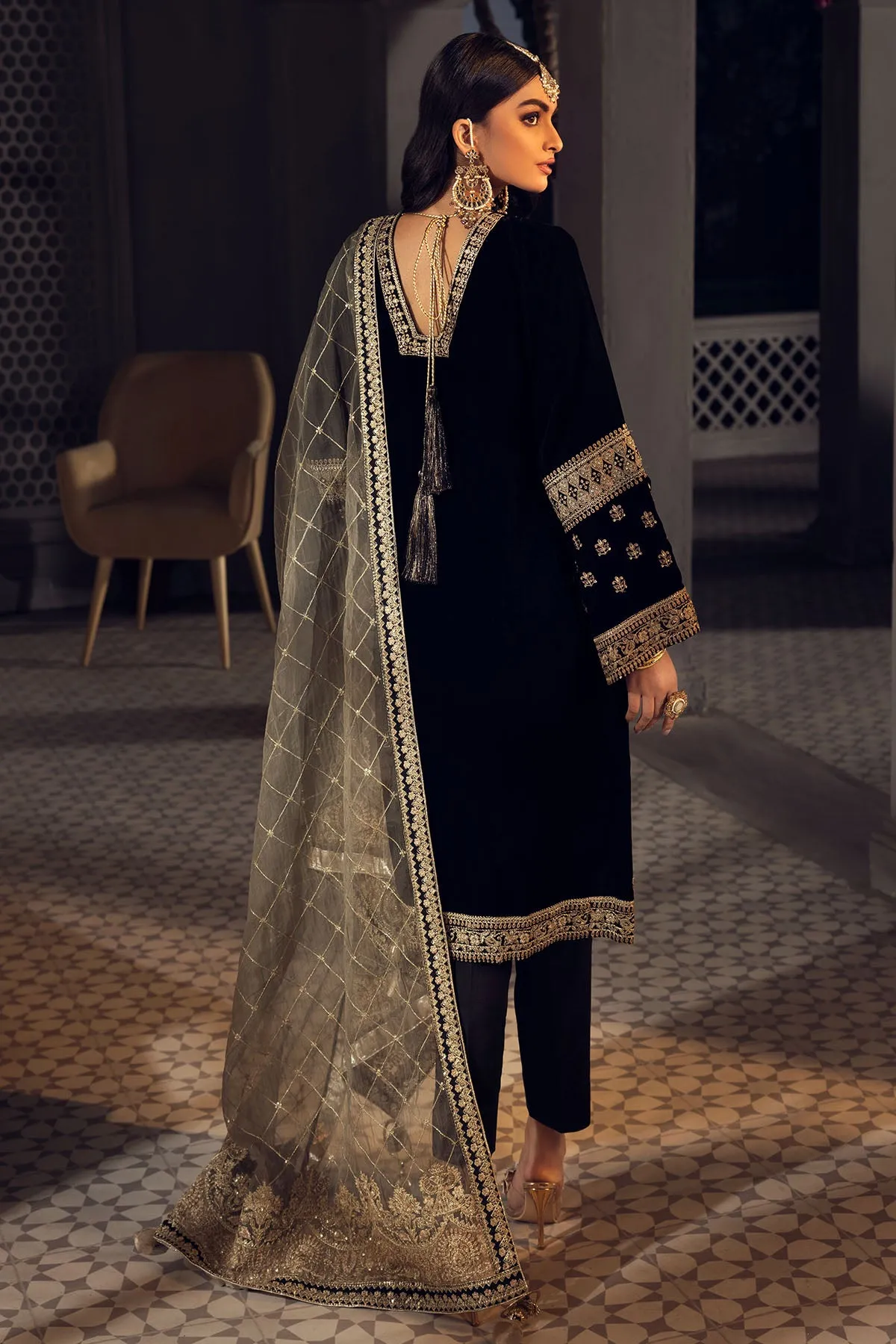 3779-CARP EMBROIDERED VELVET UNSTITCHED