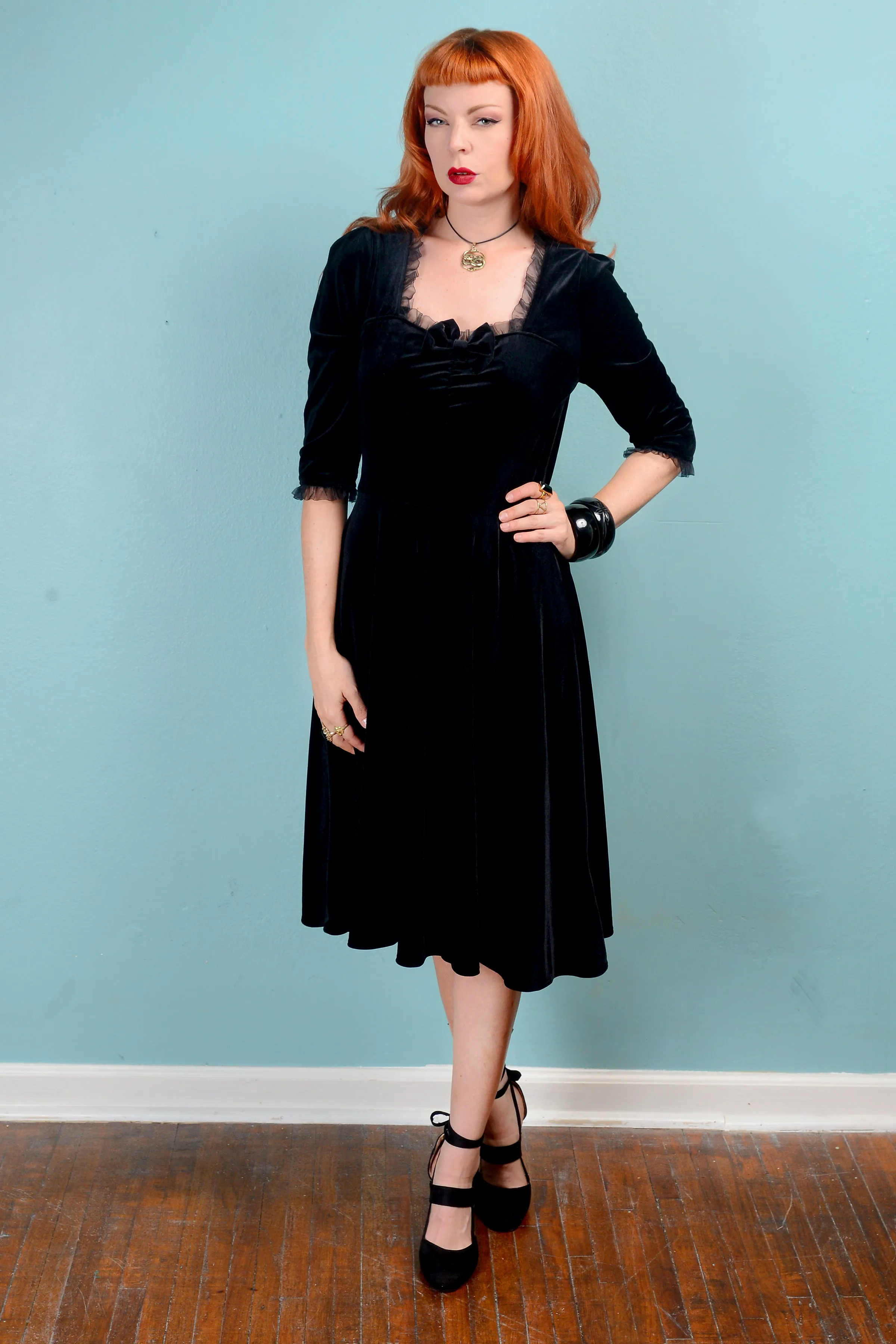 Vintage inspired 1950s Velvet stretch fit and flare dress - SM
